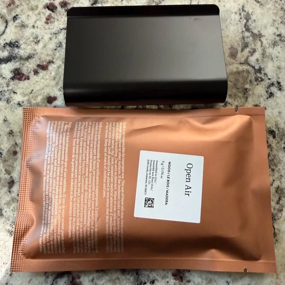 Drift Wooden Aromatherapy Block - Natural Brown - Visor Clip Kit Open Air scent - Picture 7 of 8